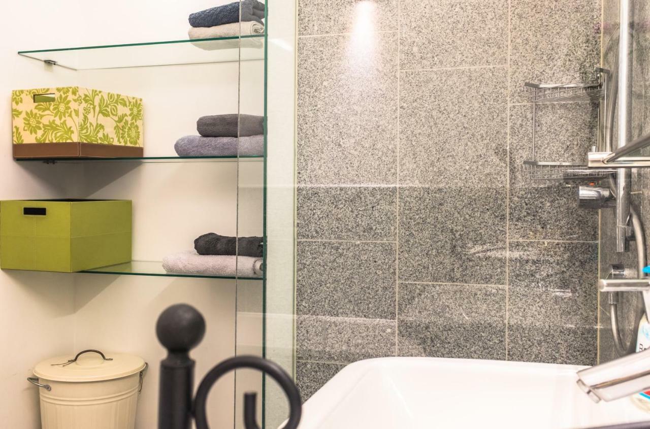 Spacious Old Town Luxury Apartment Линц Экстерьер фото