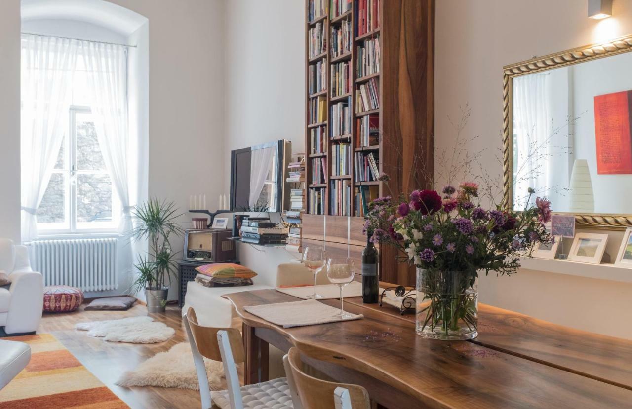 Spacious Old Town Luxury Apartment Линц Экстерьер фото