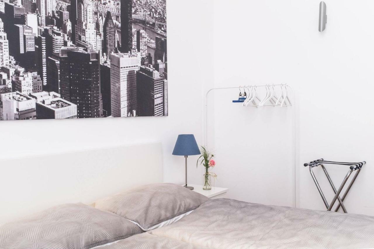 Spacious Old Town Luxury Apartment Линц Экстерьер фото