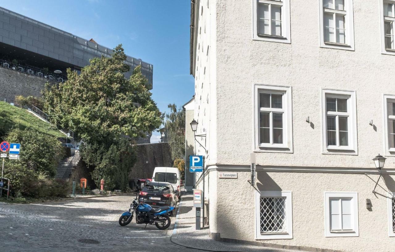 Spacious Old Town Luxury Apartment Линц Экстерьер фото